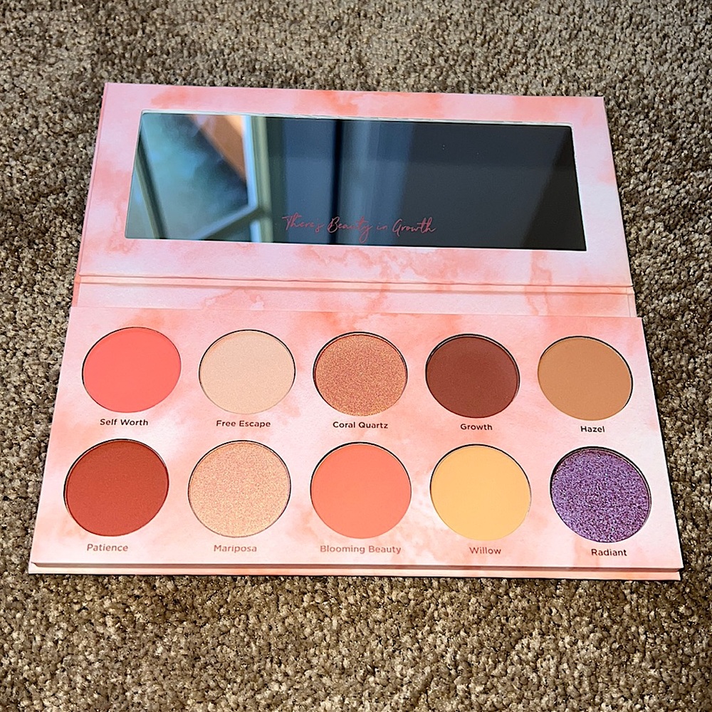 Dominique Cosmetics Coral Blossom Palette